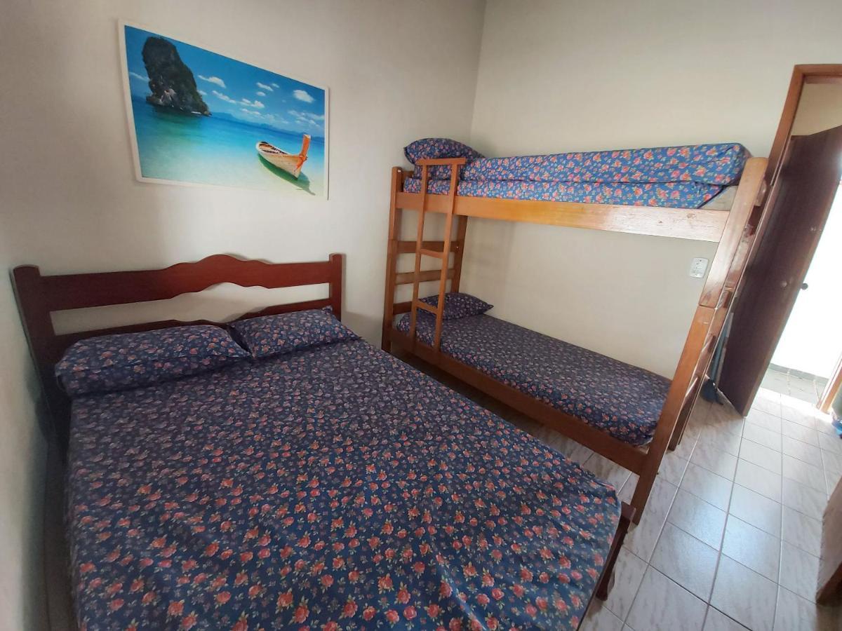 0006.01 - Maranduba - Chale - 1 Dorm - 5 Pess - 3 Quadras Do Mar - Piscina Coletiva - Wifi *